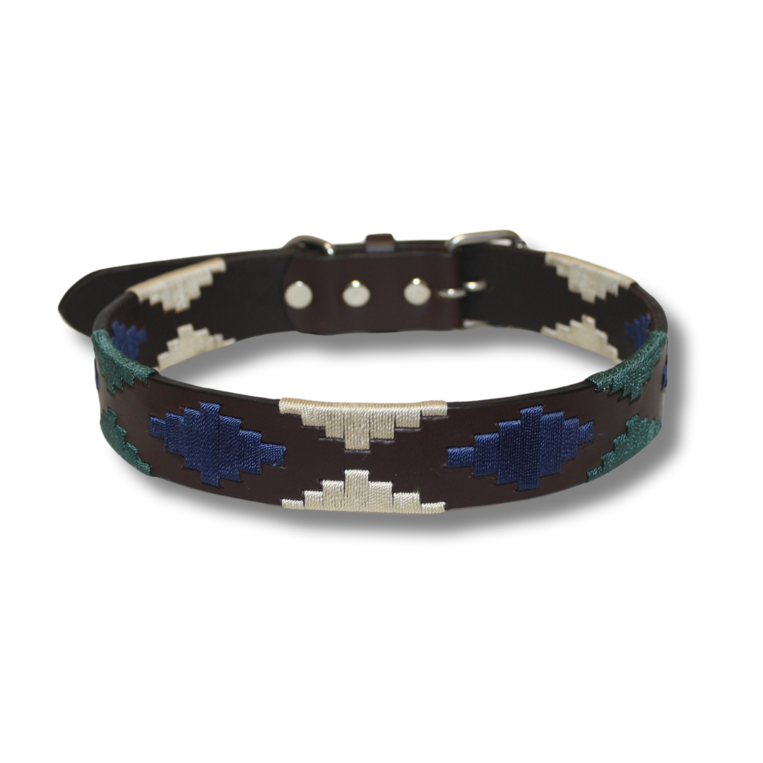 collar de cuero bordado a mano modelo iguazu la casa de turron detras